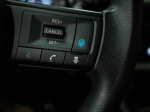 Used 2024 Nissan Rogue SV image 20