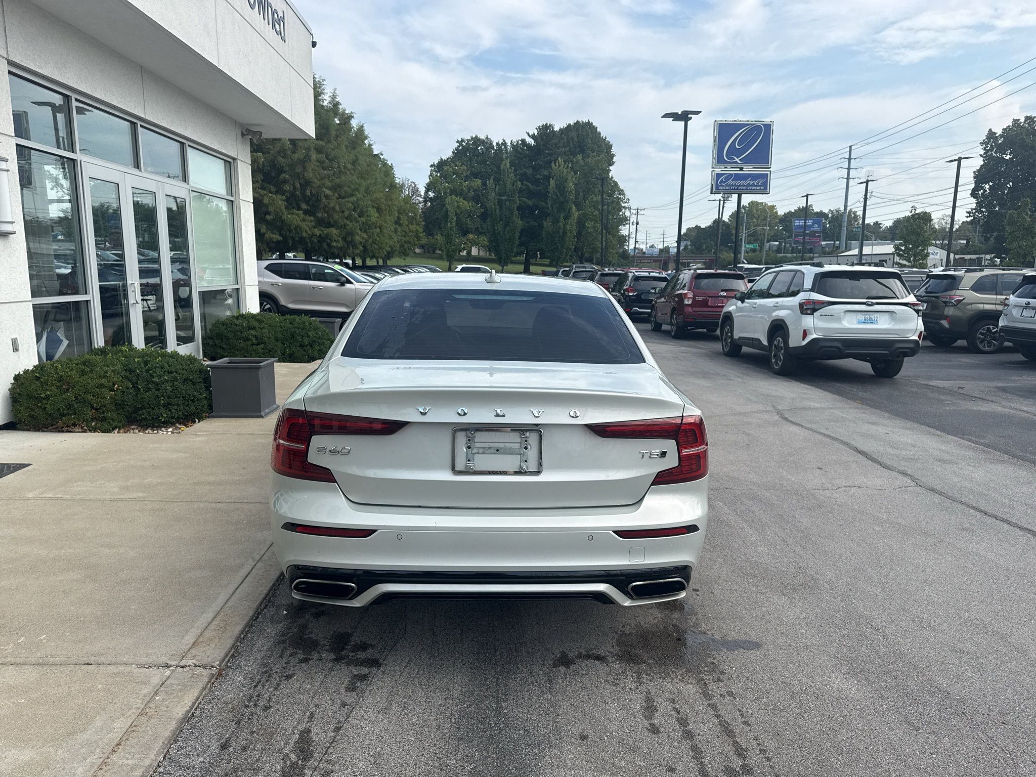 Used 2021 Volvo S60 T5 Momentum w/ Premium Package AWD/4WD image 4