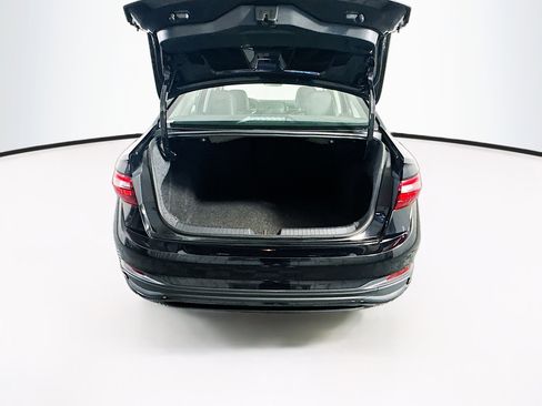 Used 2025 Volkswagen Jetta SE FWD image 29