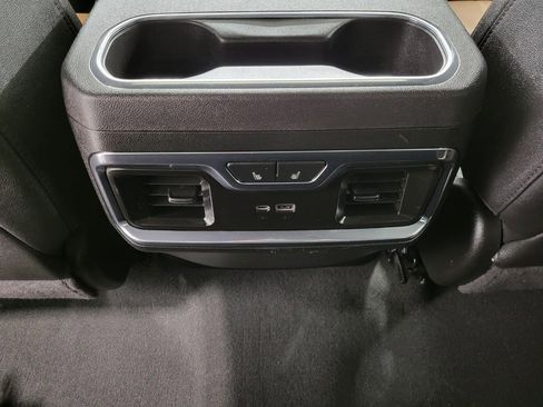 Used 2024 Chevrolet Silverado 1500 High Country image 23