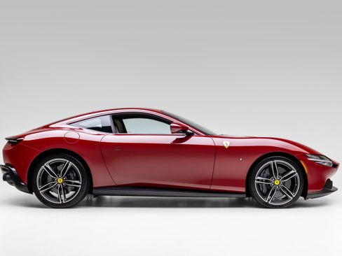 Certified 2022 Ferrari Roma RWD image 11