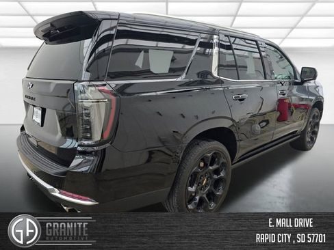 Used 2025 Chevrolet Tahoe High Country AWD/4WD image 5