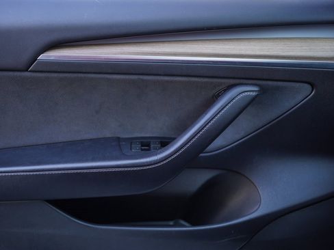 Used 2023 Tesla Model 3 Standard Range image 33