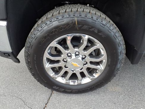 New 2026 Chevrolet Silverado 2500 LTZ w/ LTZ Plus Package AWD/4WD image 3