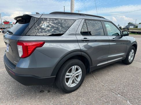 Used 2024 Ford Explorer XLT w/ Equipment Group 202A AWD/4WD image 6