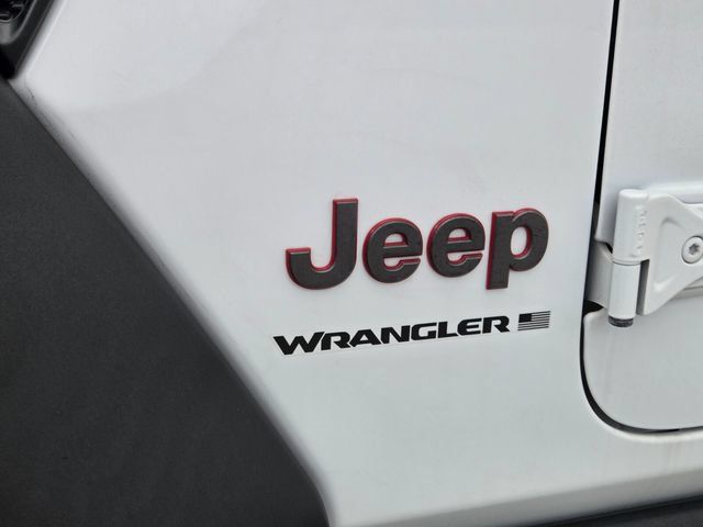 Used 2024 Jeep Wrangler Unlimited Rubicon AWD/4WD image 10