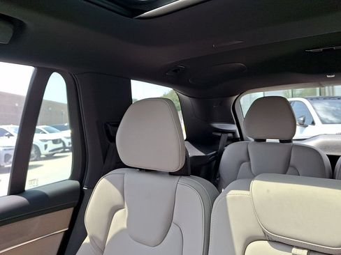 Certified 2026 Volvo XC90 B6 Plus AWD/4WD image 12