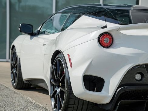 Used 2021 Lotus Evora image 12