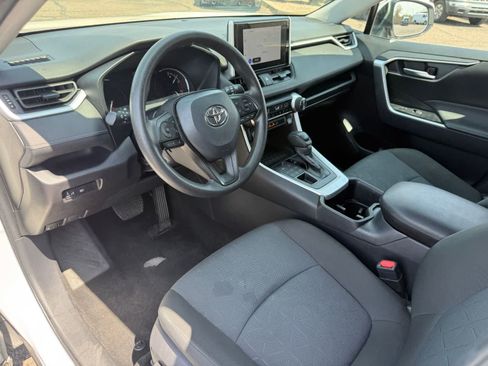 Used 2025 Toyota RAV4 XLE AWD/4WD image 7