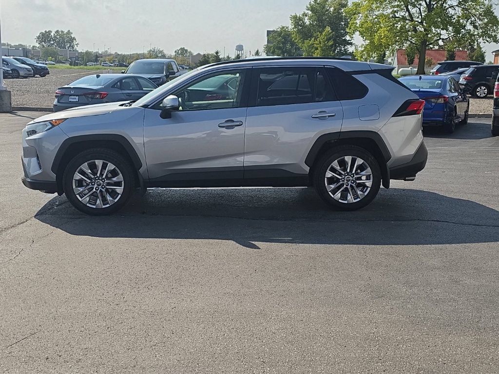 Used 2019 Toyota RAV4 XLE Premium w/ Advanced Technology Package AWD/4WD image 4