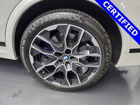 Used 2024 BMW X7 M60i w/ Executive Package image 18