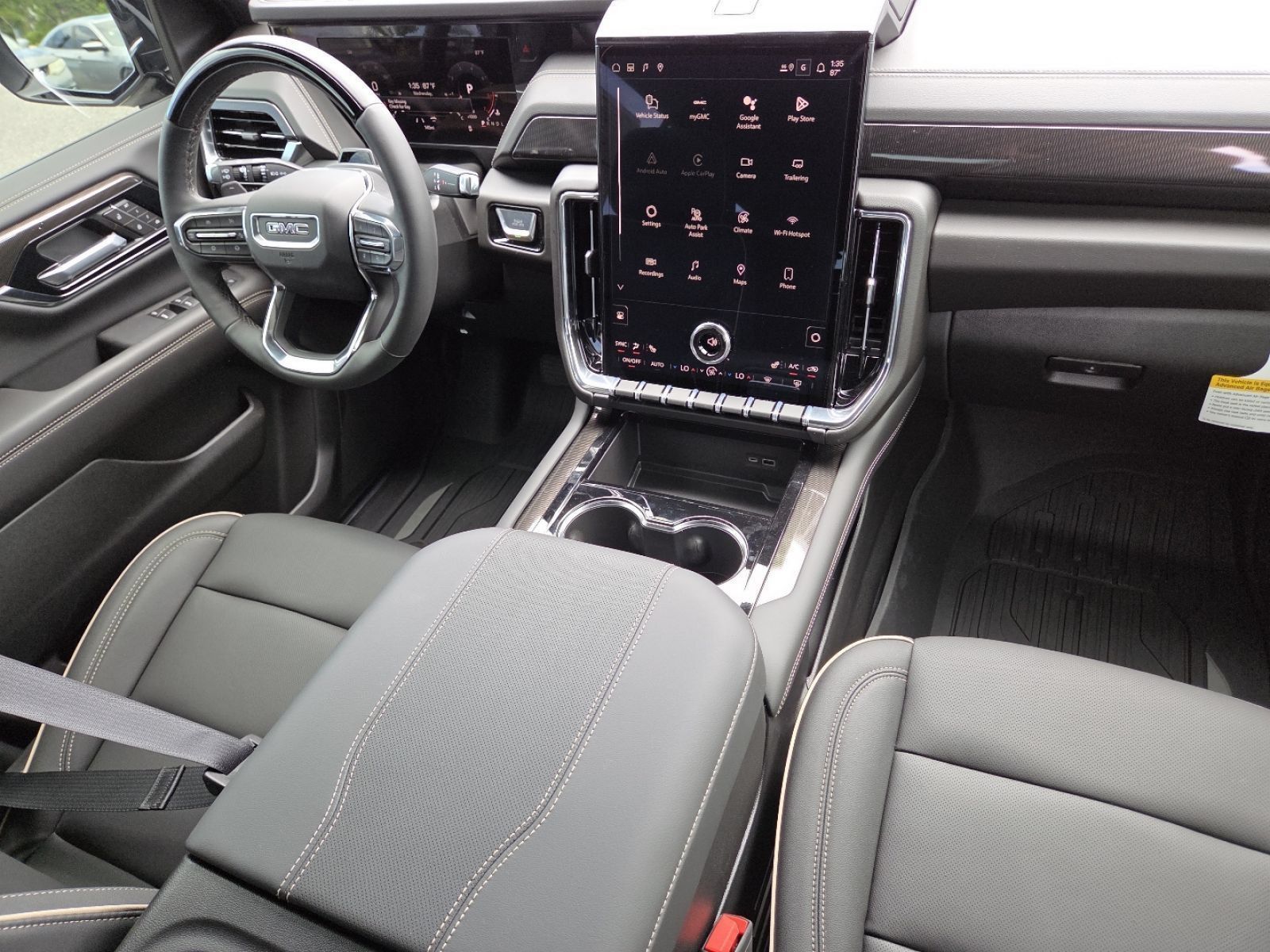 New 2026 GMC Yukon Elevation w/ LPO, Elevation Black Package AWD/4WD image 28