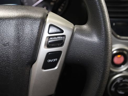 Used 2017 Nissan Titan SV AWD/4WD image 30