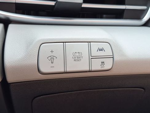 Used 2023 Hyundai Elantra Limited FWD image 20