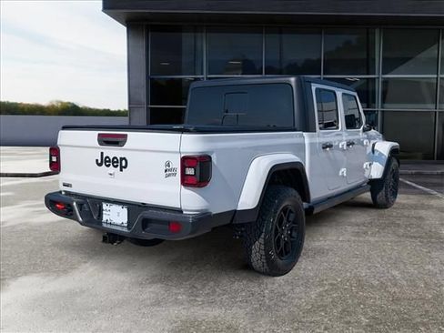 Used 2024 Jeep Gladiator Sport AWD/4WD image 7