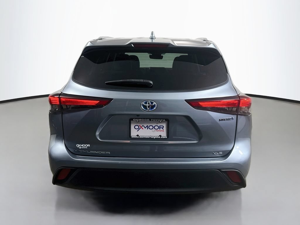 Used 2022 Toyota Highlander XLE FWD image 6