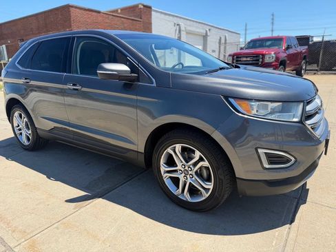 Used 2018 Ford Edge Titanium w/ Technology Package FWD image 5