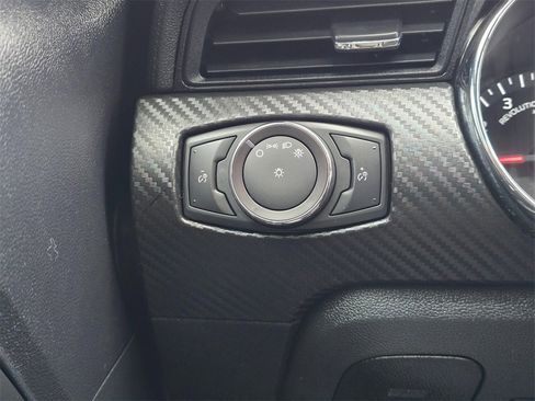 Used 2017 Ford Mustang Coupe image 15