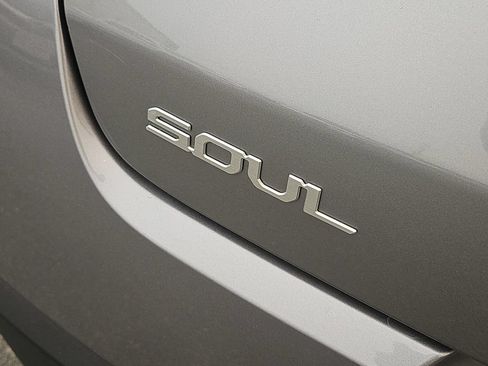 Certified 2023 Kia Soul EX FWD image 12
