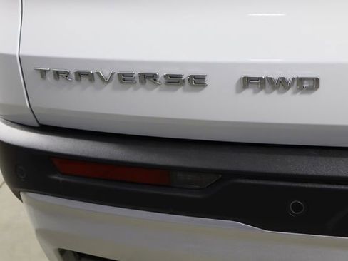 Used 2026 Chevrolet Traverse LT w/ Driver Confidence Package image 41