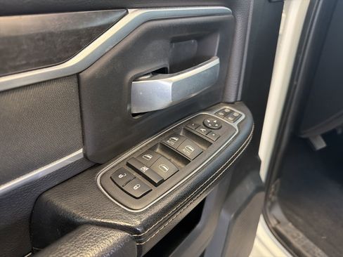 Used 2024 RAM 2500 Big Horn AWD/4WD image 12