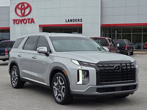 Used 2023 Hyundai Palisade Limited FWD image 1