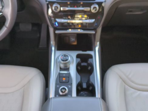 Used 2022 Ford Explorer Platinum w/ Equipment Group 601A AWD/4WD image 19