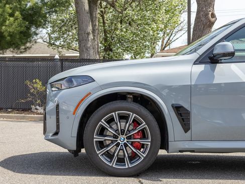 Used 2024 BMW X5 xDrive40i w/ M Sport Package AWD/4WD image 19