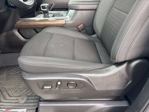 Used 2025 Chevrolet Silverado 1500 LT AWD/4WD image 24