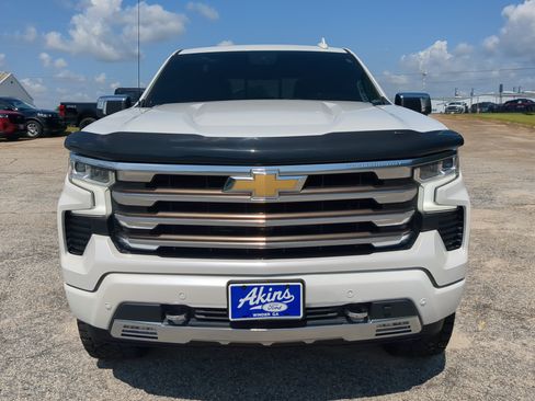 Used 2022 Chevrolet Silverado 1500 High Country w/ High Country Premium Package AWD/4WD image 7