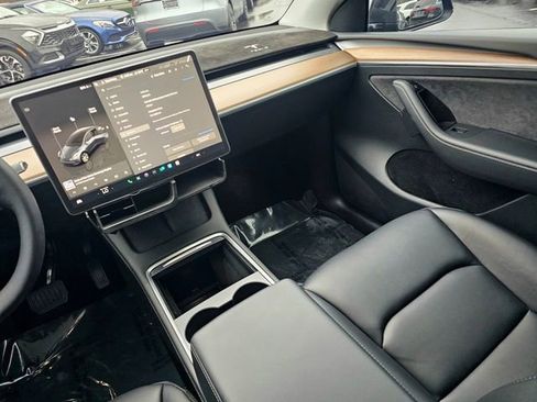 Used 2023 Tesla Model Y Long Range image 31