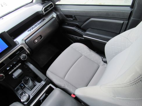 Used 2024 Toyota Tacoma SR5 image 37