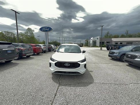 Certified 2023 Ford Escape ST-Line w/ Tech Pack #1 AWD/4WD image 10