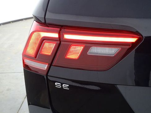 Used 2023 Volkswagen Tiguan SE image 46