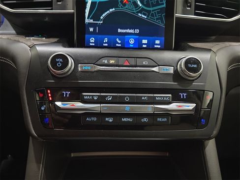 Used 2020 Ford Explorer Platinum w/ Premium Technology Package image 27