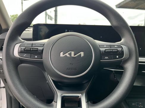 Used 2025 Kia K5 LXS FWD image 29