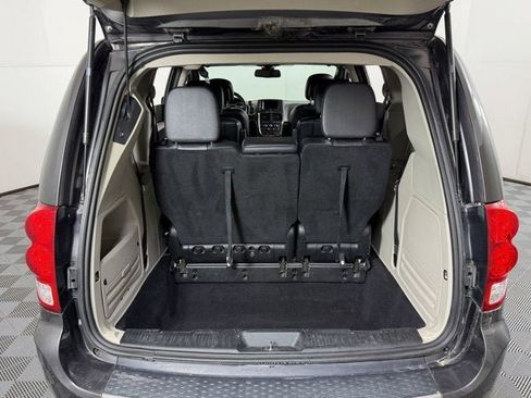 Used 2019 Dodge Grand Caravan SXT FWD image 8