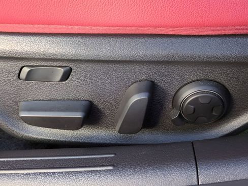 Used 2025 Genesis G70 3.3T Advanced image 18