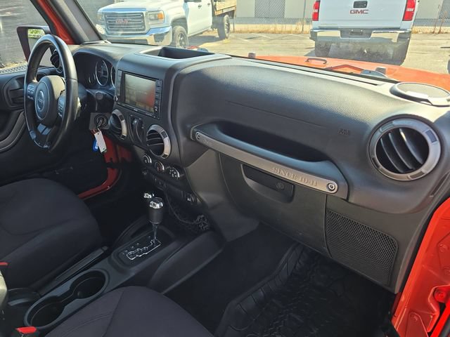 Used 2015 Jeep Wrangler Sport AWD/4WD image 32