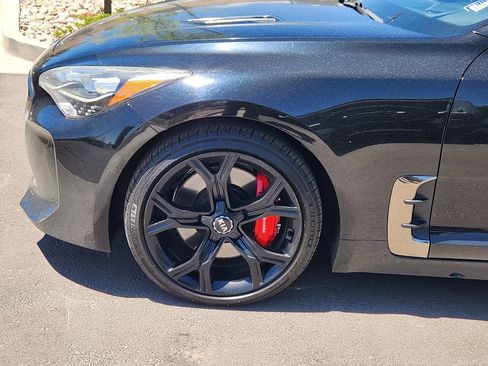 Used 2018 Kia Stinger GT2 AWD/4WD image 9