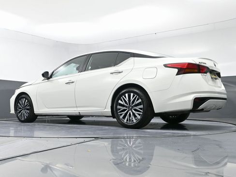 Used 2025 Nissan Altima 2.5 SV image 49