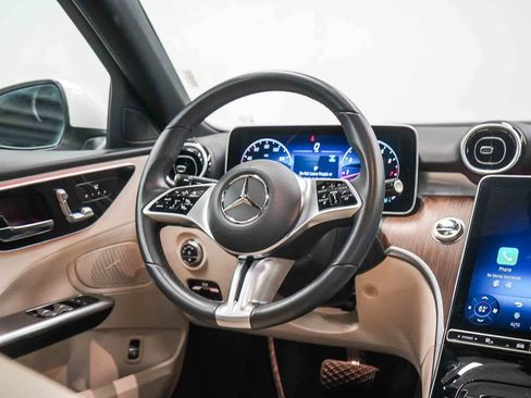 Used 2025 Mercedes-Benz C 300 4MATIC Sedan image 15