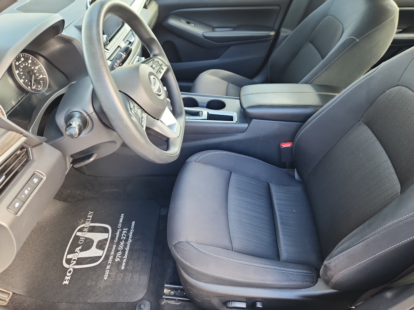Used 2025 Nissan Altima 2.5 SV FWD image 10