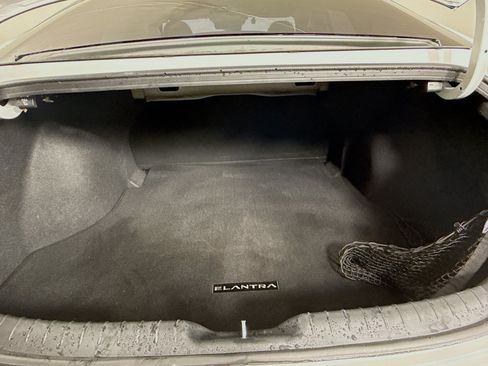 Used 2022 Hyundai Elantra SE FWD image 31