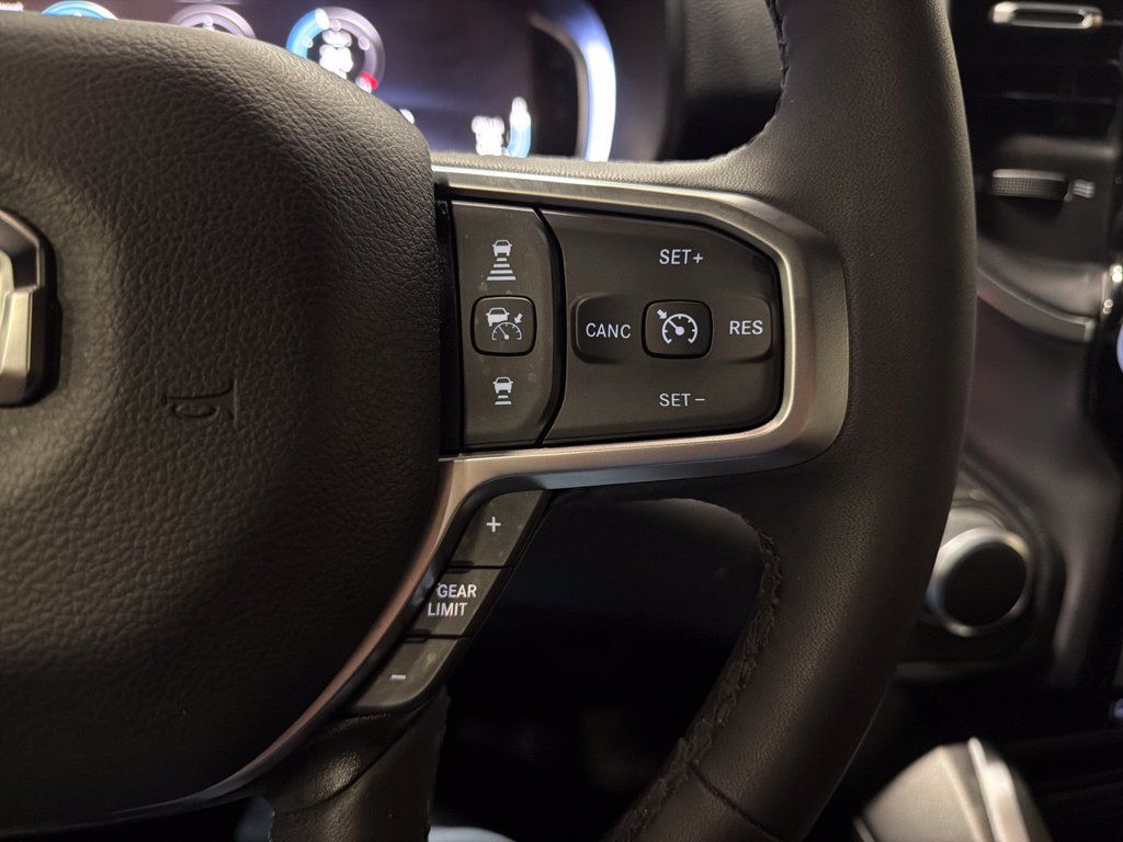 Used 2025 RAM 1500 Big Horn AWD/4WD image 14