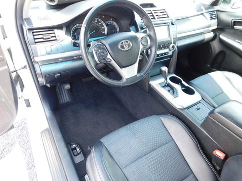 Used 2014 Toyota Camry SE FWD image 14