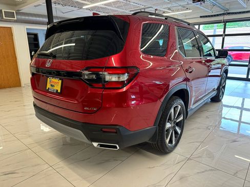 Used 2025 Honda Pilot Elite image 5