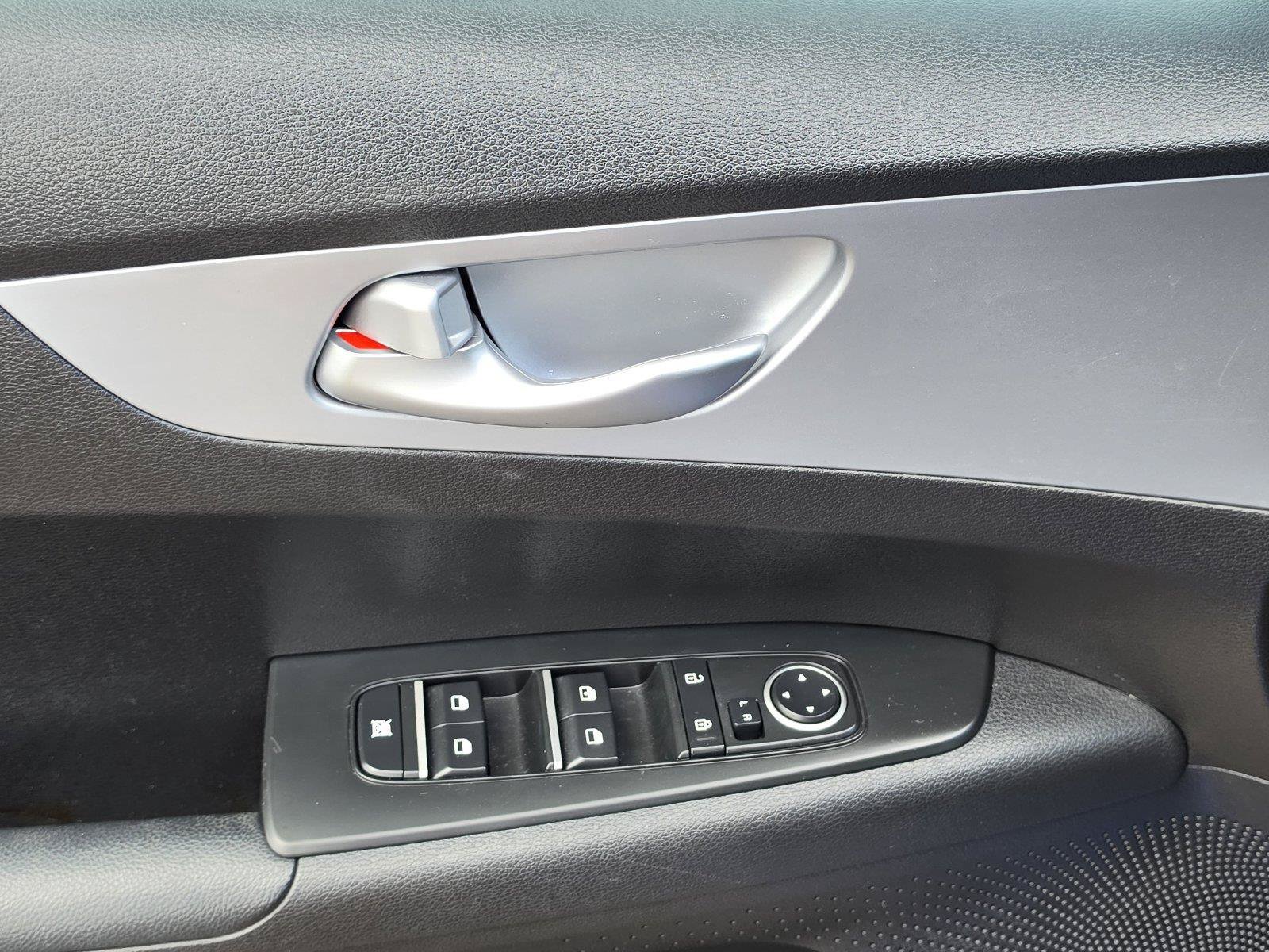 Used 2023 Kia Forte LXS FWD image 18