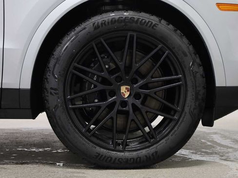 New 2026 Porsche Cayenne Coupe AWD/4WD image 12