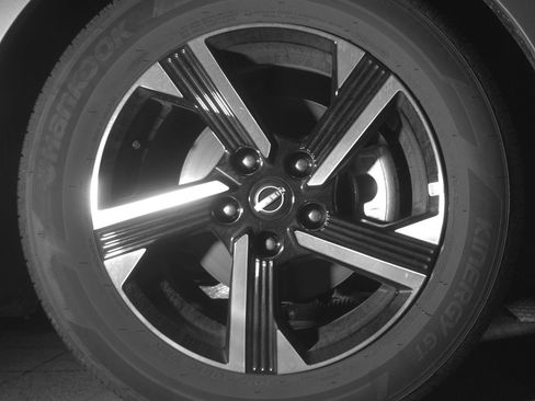 Used 2025 Nissan Sentra SV FWD image 10